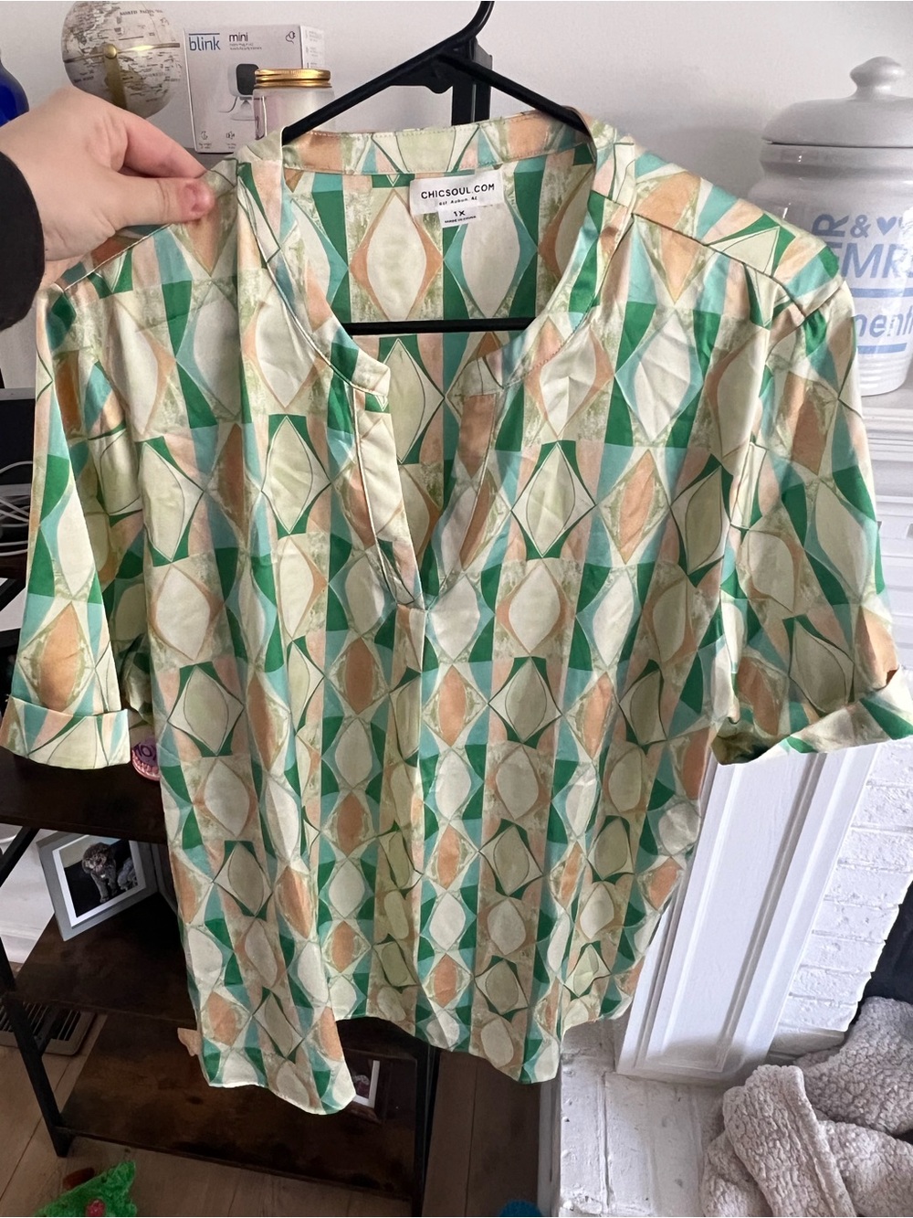 Chic Soul Geometric Print Short Sleeve Blouse in Green, Cream, Tan